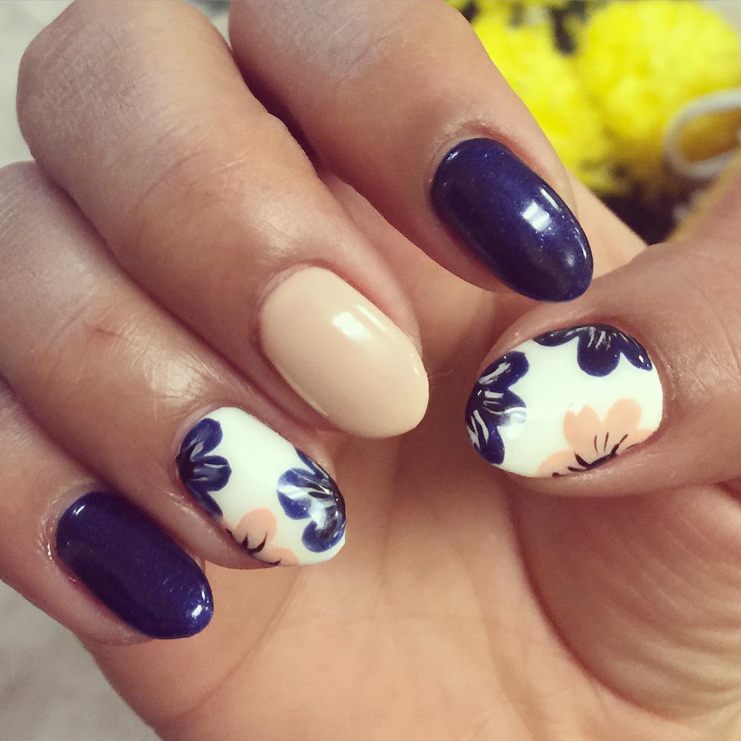Awesome flower nail designs!