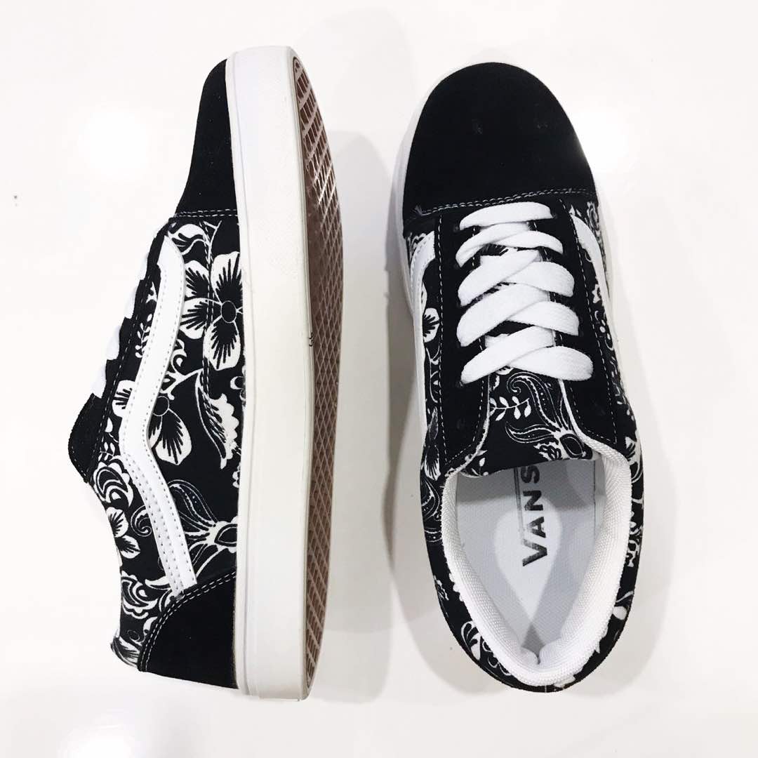 VANS BLACK WHITE FLORAL