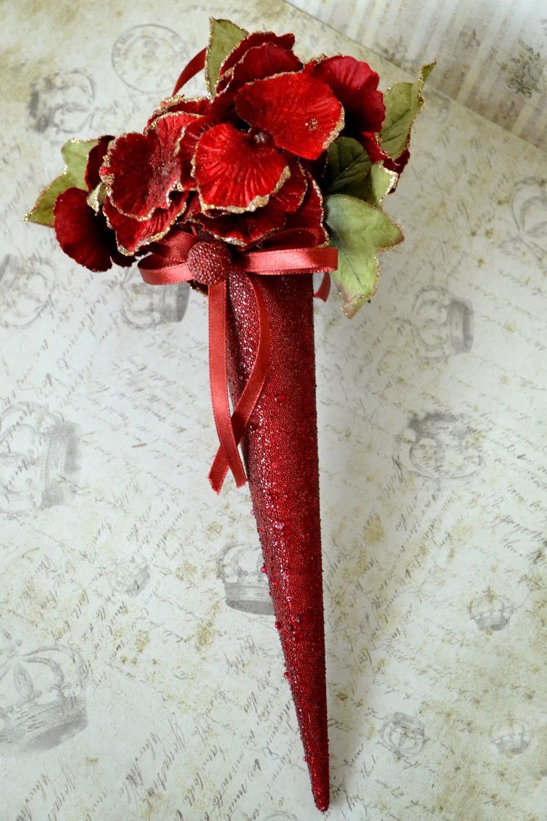 Jennelise: Christmas Decorations and Treasures