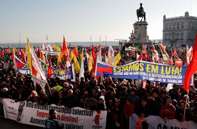 Αποσύρονται τα μέτρα στην Πορτογαλία – Κέρδισαν την μάχη οι διαδηλωτές!