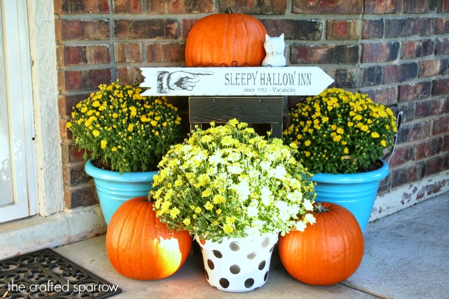 Halloween / Fall Porch - The Crafted Sparrow