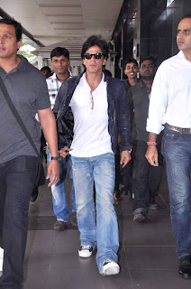 Shahrukh Khan Return from London after Yashraj film untitled movie 