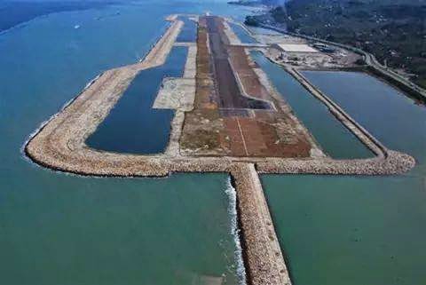 بالصور : أول مطار بحري في أوربا وتركيا ..