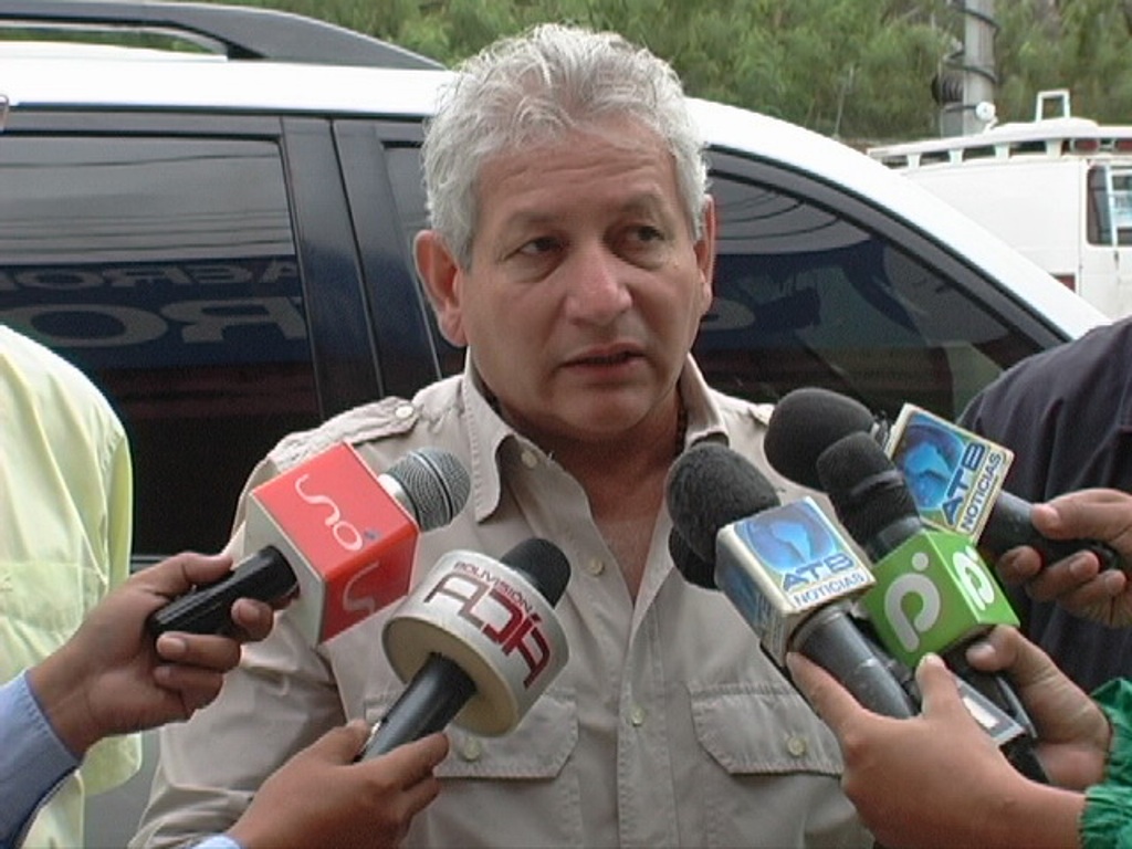 Gobernador Costas ratifica que quieren desestabilizarlo y “matarlo