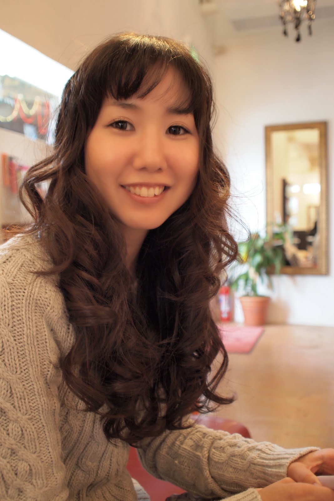 pasdedeux LEQUIOS news 前髪バッサリパッツンバング、ストレートロングスタイル32ミリコテで巻き仕上げ