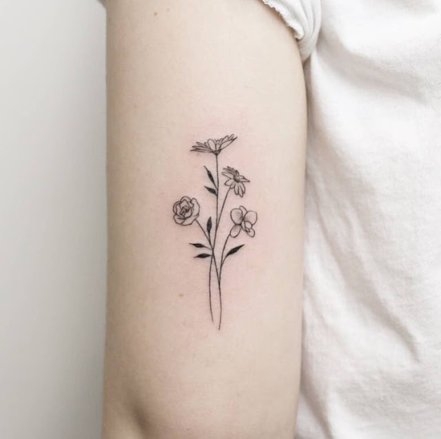 Mini tatuagens de flores para as mulheres Mini tatuagens de flores para as mulheres