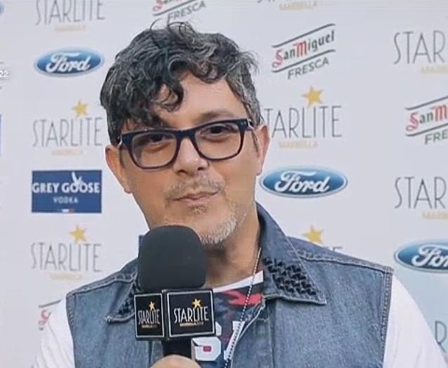 Pongamos que hablo de Alejandro Sanz: Alejandro Sanz - Con gafas