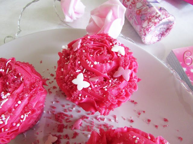 Fairy Floss-Filled Cupcakes with Bubblegum Icing - The Small Adventurer