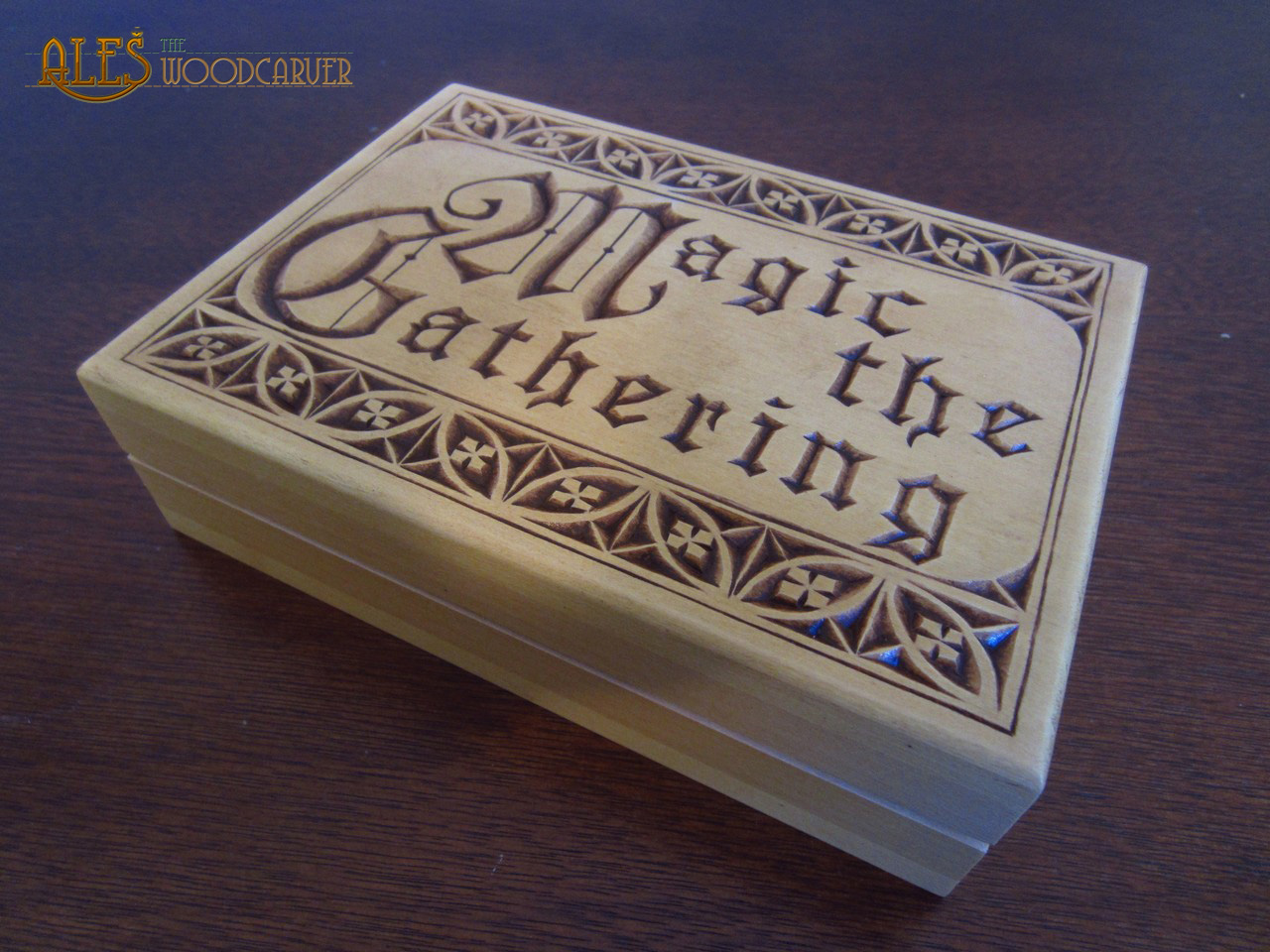 Ales the woodcarver Chip carved card box Magic the Gathering