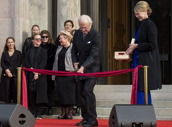 Crown Princess Victoria wore Rodebjer Nera pink suit. Princess Victoria wore a new blazer and trousers by Rodebjer. Queen Silvia