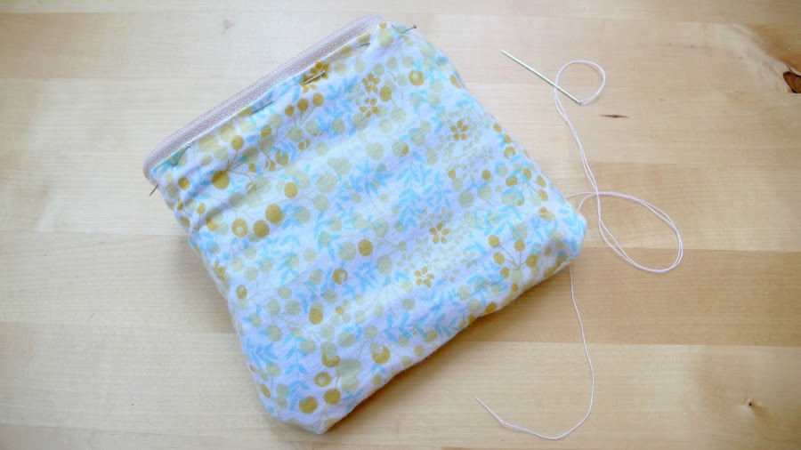 Cose-cremallera-monedero-tapestry