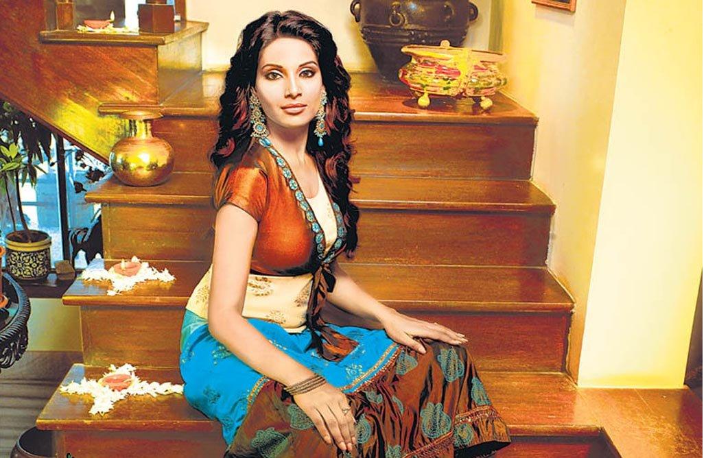 Bollywod Actress Bipash Basu Hot Hd Wallpaper She Is One