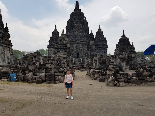 Pelataran Candi Sewu