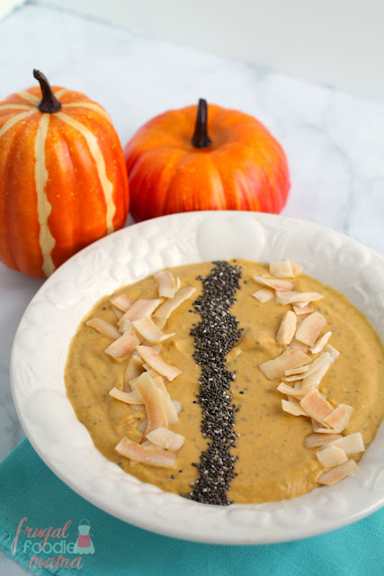 Your favorite summer and fall flavors meld perfectly in this creamy & healthy Pumpkin Spice Coconut Smoothie Bowl.