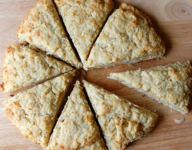 Quick & Easy Vegan Banana Scones #brunch #vegetarian