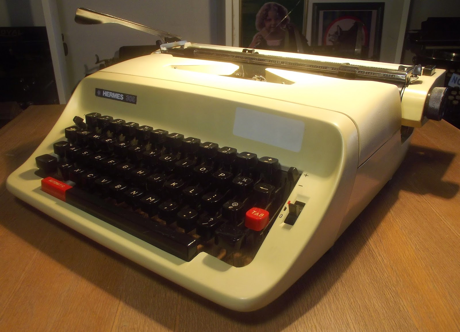 oz.Typewriter The Hermes 305 Portable Typewriter and its Olympia, Japy and Nakajima Siblings