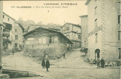 Le marché à Olliergues, Puy-de-Dôme.