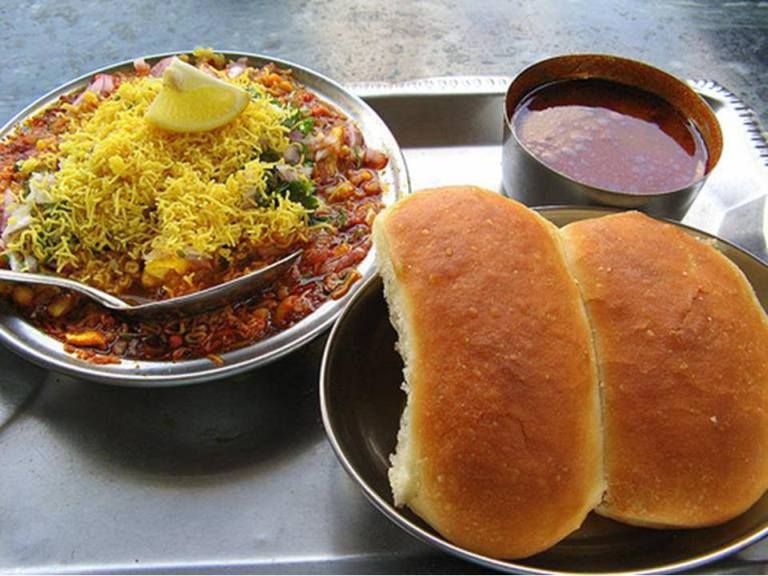 Kolhapuri Misal Pav / Usal Pav Recipe Kolhapuri Misal Pav / Usal Pav Recipe