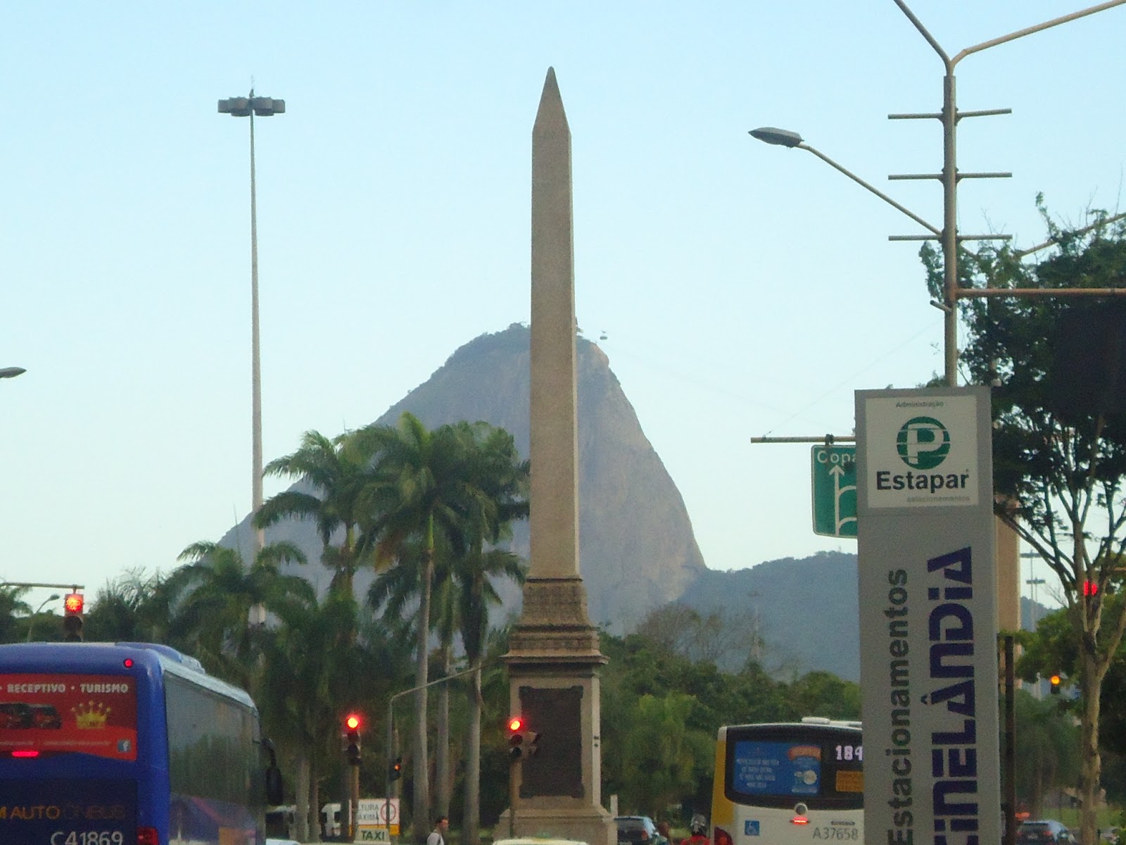 Giro Carioca Tour Guia Turístico do Rio de Janeiro Obelisco da Avenida Rio Branco