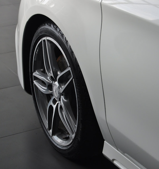 Mâm xe Mercedes CLA 250 Mercedes CLA 250 sử dụng mâm thể thao AMG 18-inch 5 chấu kép