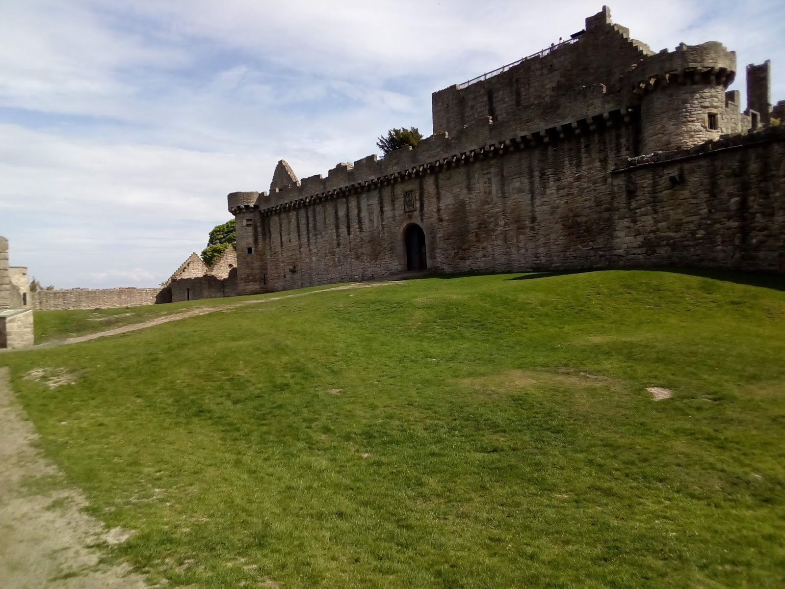 Holiday Cottage near Edinburgh Castles Craigmillar Castle Edinburgh