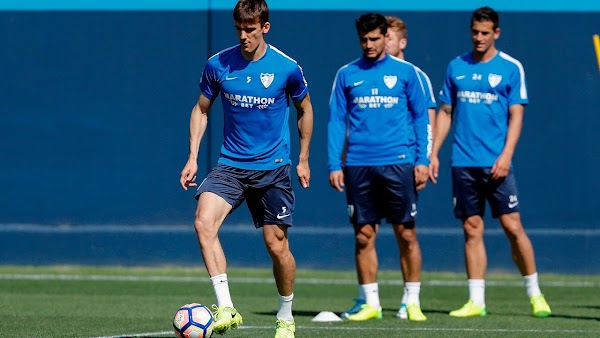 El Málaga saldrá esta tarde destino a A Coruña