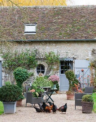 Dreams of a boho summer as a countdown to spring - chicken terrace www.BoHoHome.com @bohosusan