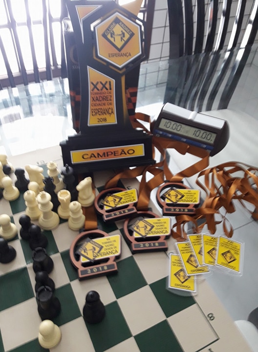 Simultânea de xadrez com o enxadrista João Trajano Neto