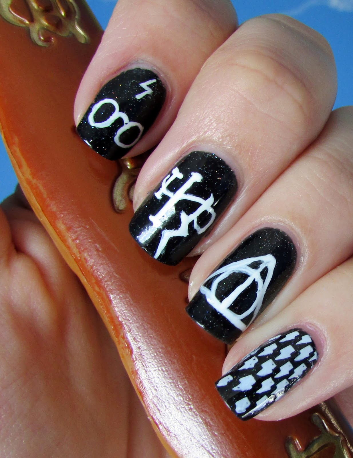 Life in Lacquer: Harry Potter Nail Art!