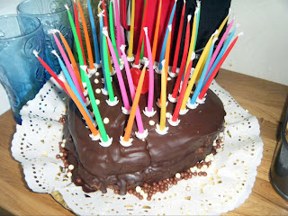 tarta corazón cumpleaños chocolate velas