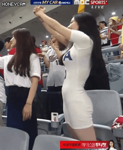 고척돔 기아 여성팬 역대 최강이네요.gif : 클리앙