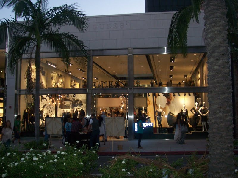 Fashion's Night Out @ Rodeo Drive - Run With Fashion
