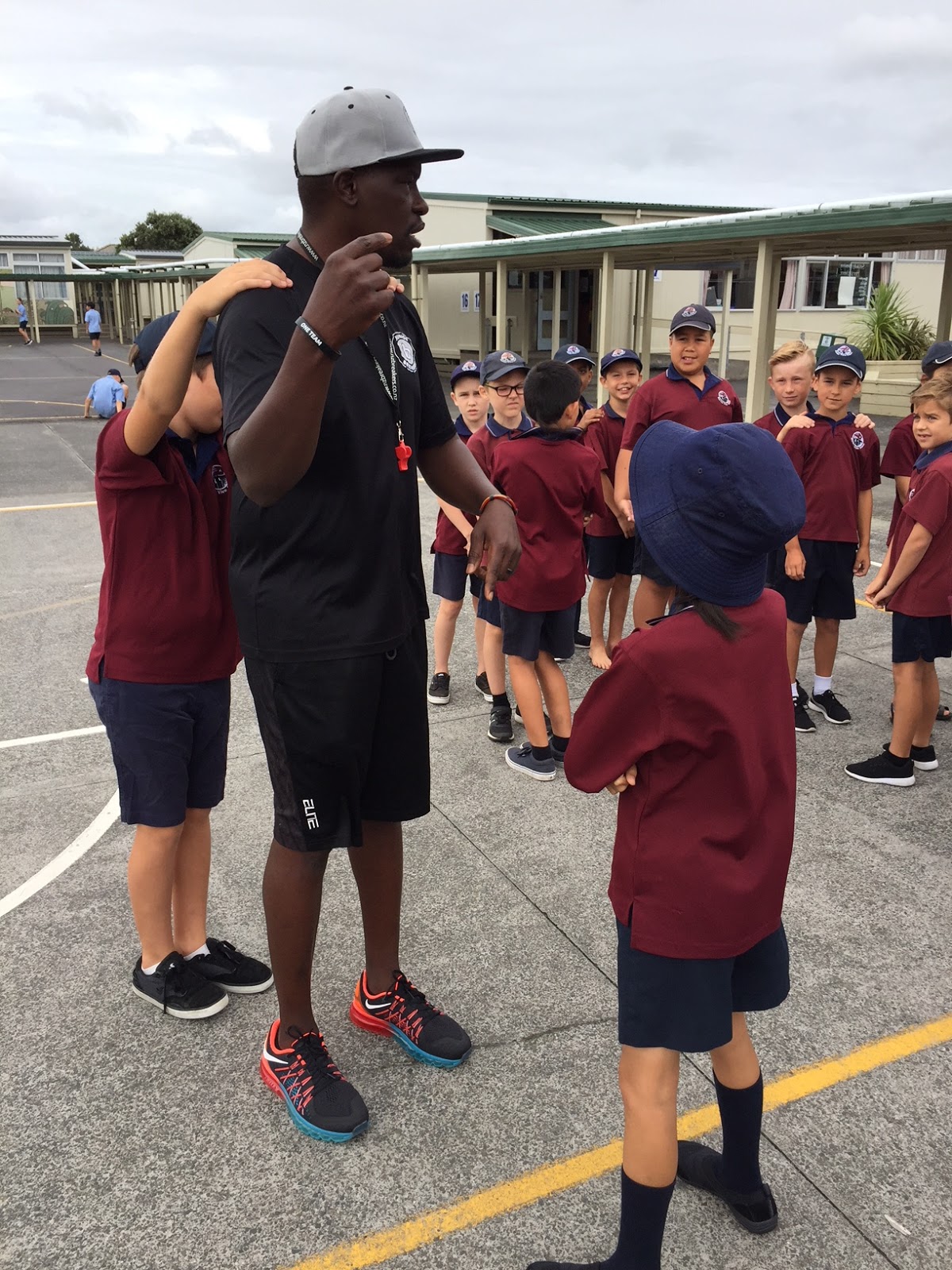 Week 5 Basketball Skills with Lawrence from the Junior Breakers
