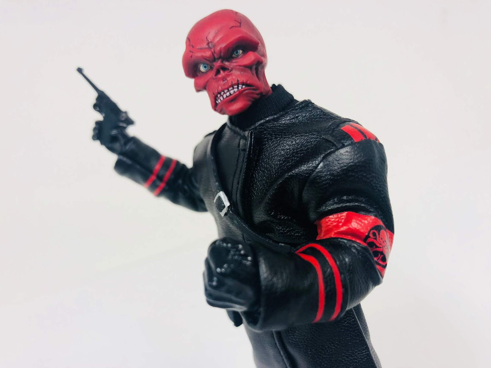 mezco one 12 red skull