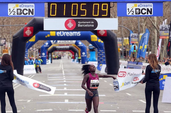 Atletismo celeste y algo Medio Maraton de Barcelona.... nuevo record mundial....Florence Kiplagat ....