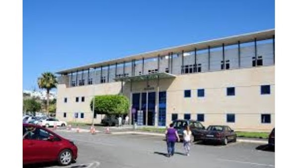 Un niño de 4 años solo en la calle, Gran Canaria Un niño de 4 años solo en la calle, Gran Canaria