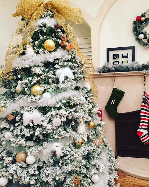 The Best Of Celebrity Christmas Trees @bellathorne - Cool Chic Style Fashion