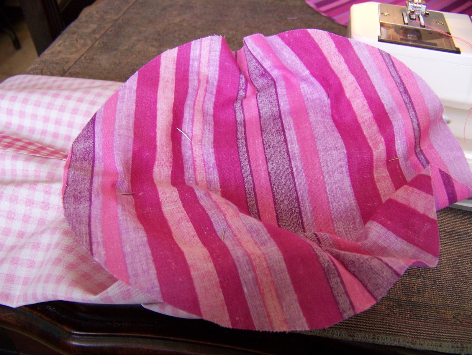 A Pretty Talent Blog Make a Round Scatter Cushion