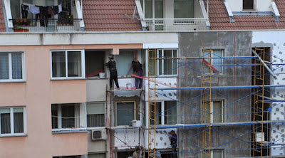 Лиляна Павлова: Частичното саниране на сгради  ще бъде забранено