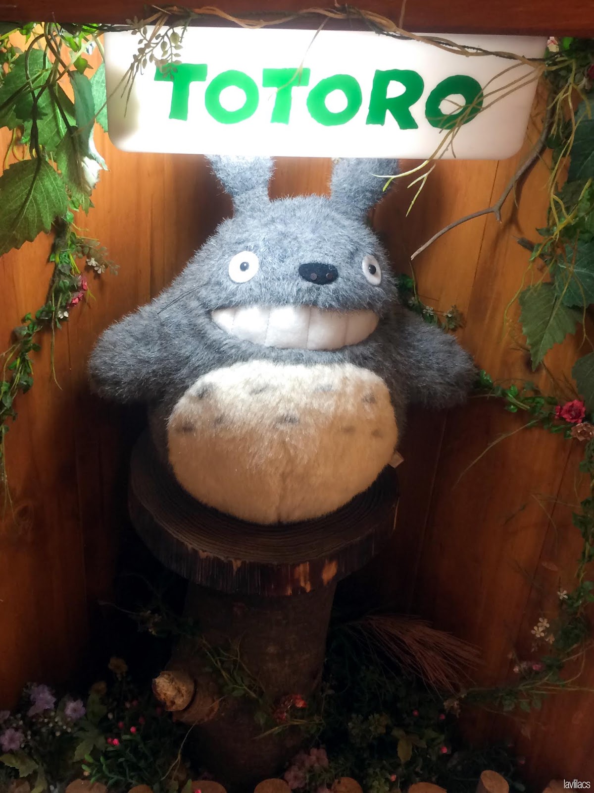 Seoul, Korea - Summer Study Abroad 2014 - Edae Botong Saram 보통 사람 Totoro themed restaurant Totoro stuffed animal