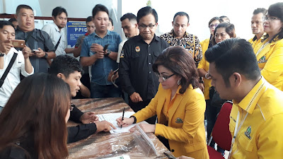 Golkar Menyusul PDIP Daftarkan Caleg di KPU Sulut