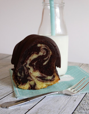 Marmorierter Eierlikörkuchen