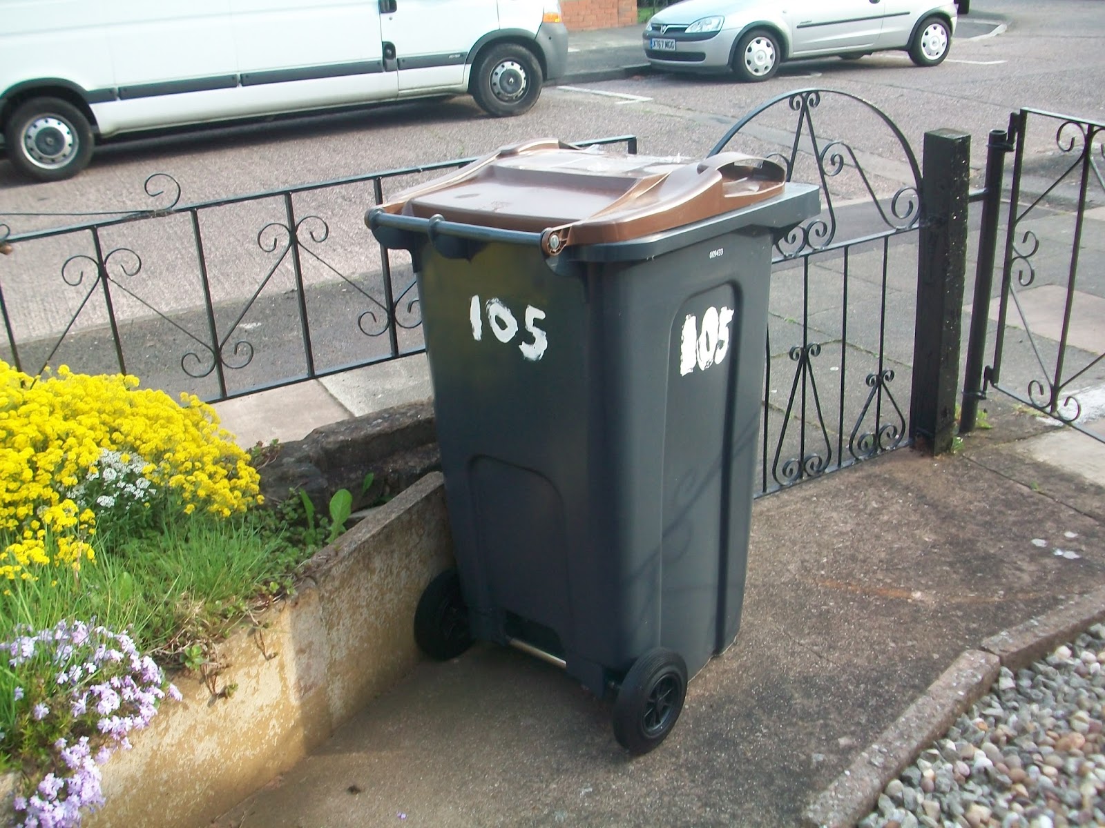 Keith Linnecor News & Views from Oscott Ward BEWARE WHEELIE BINS ARE
