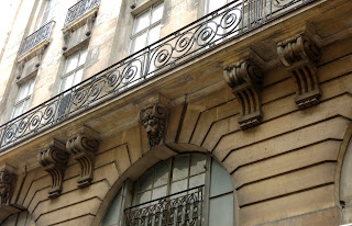 Balcon 1 rue du Mail à Paris