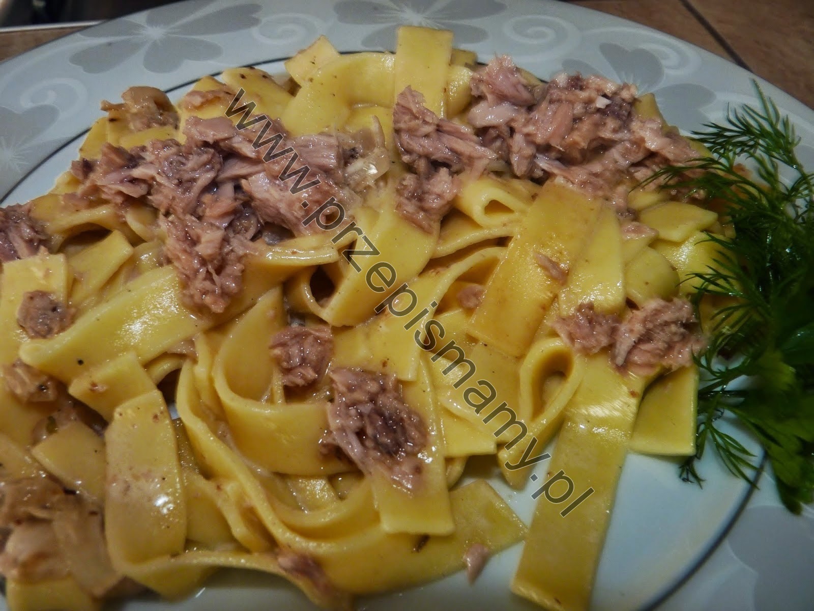 Makaron w sosie tuńczykowym Makaron w sosie tuńczykowym