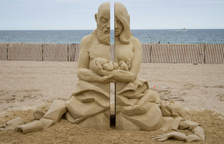 Jara's sculptures are more about abstraction than creating things that reflect marine life. - His Sand Sculptures Are Freakishly Brilliant… How Is This Even Possible?