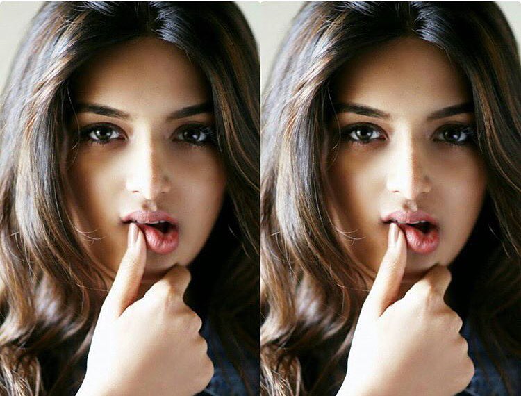 22 Hot And Sexy Photo S Of Nidhhi Agerwal Munna Michael Fame