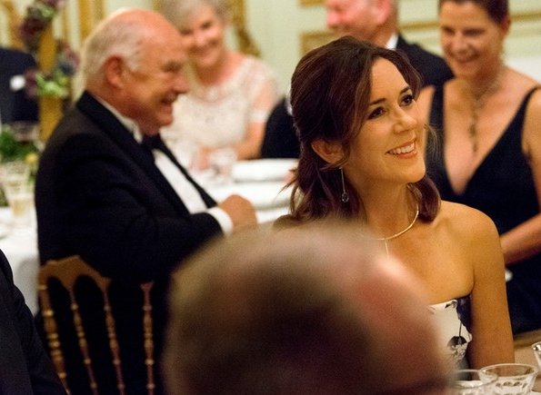 Princess Mary wore a floral print dress by Danish designer Lasse Spangenberg at Mary Foundation's dinner.