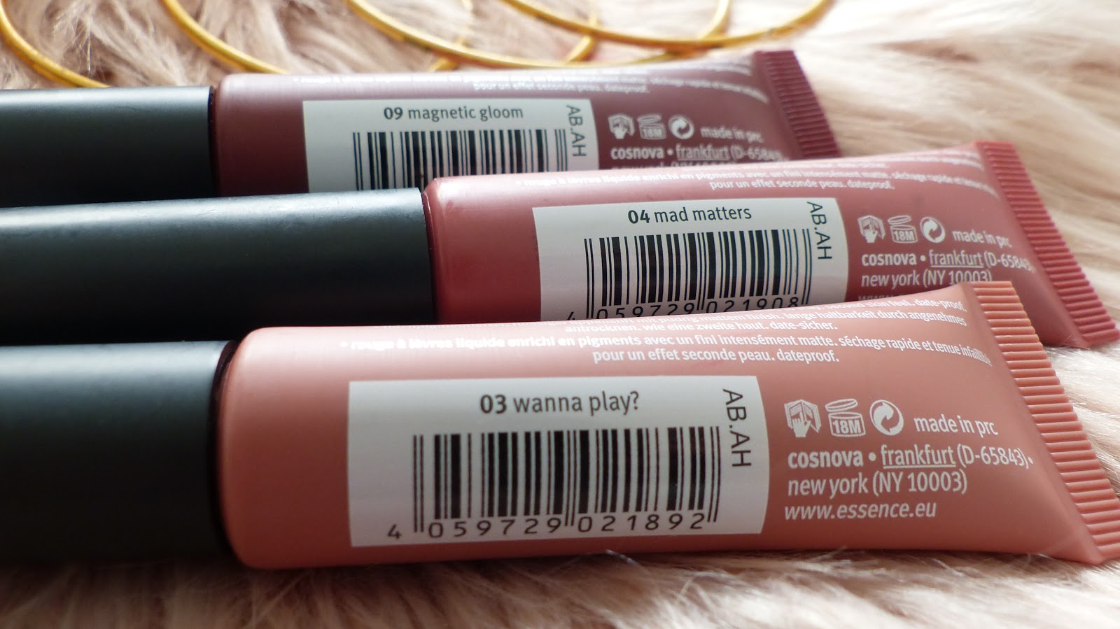 A makeup lover Essence COLOUR BOOST MAD ABOUT MATTE review