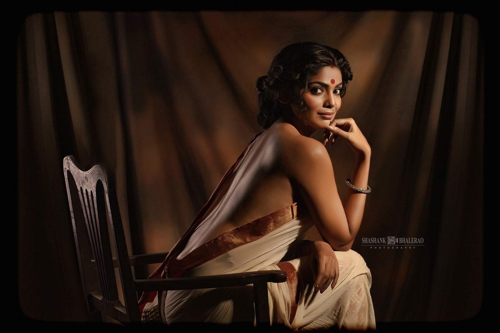 Pooja sawant photoshoot in backless saree - à¤®à¤°à¤¾à¤ à¥€shoots